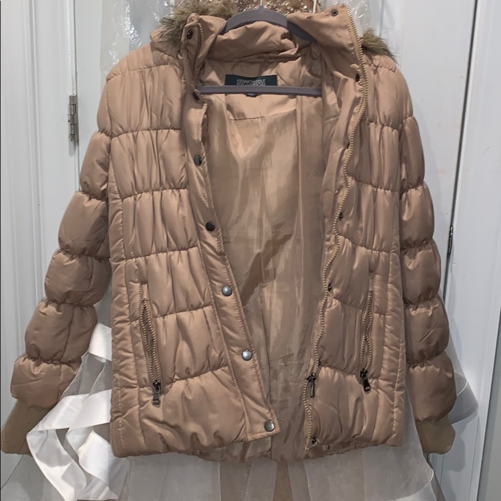 Comfy jacket with fuzzy hood !